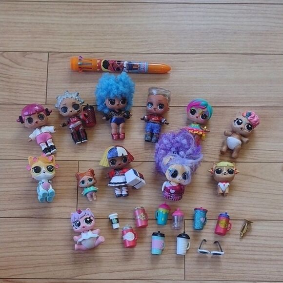 L.O.L. Surprise! Other - LOL Surprise! Doll Mini Figures Lot 24 pieces
